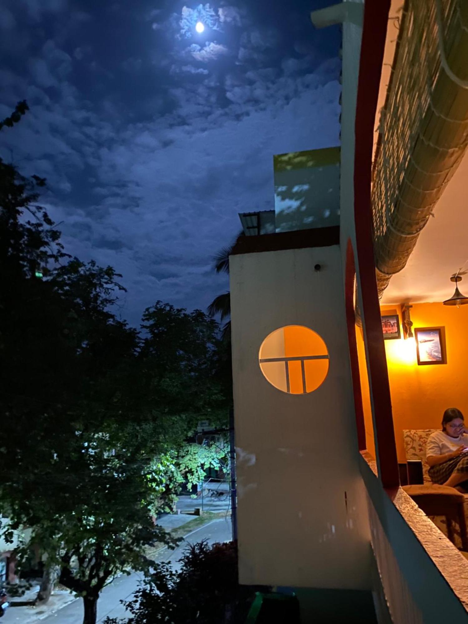 Crossroads Hostel 1980 Майсур Экстерьер фото