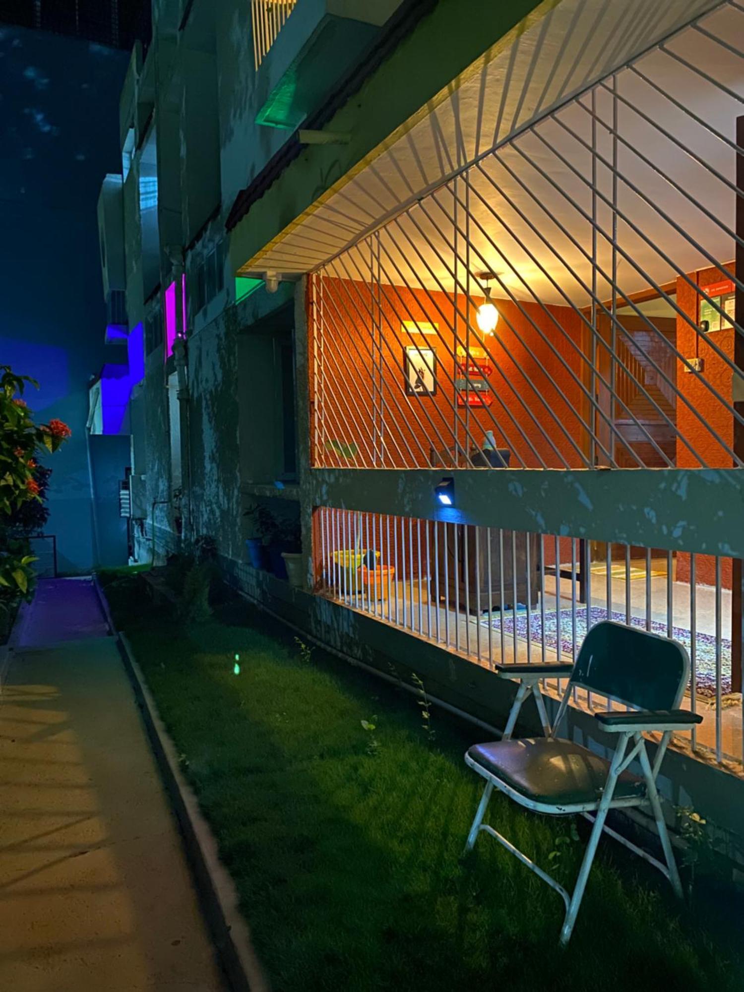 Crossroads Hostel 1980 Майсур Экстерьер фото
